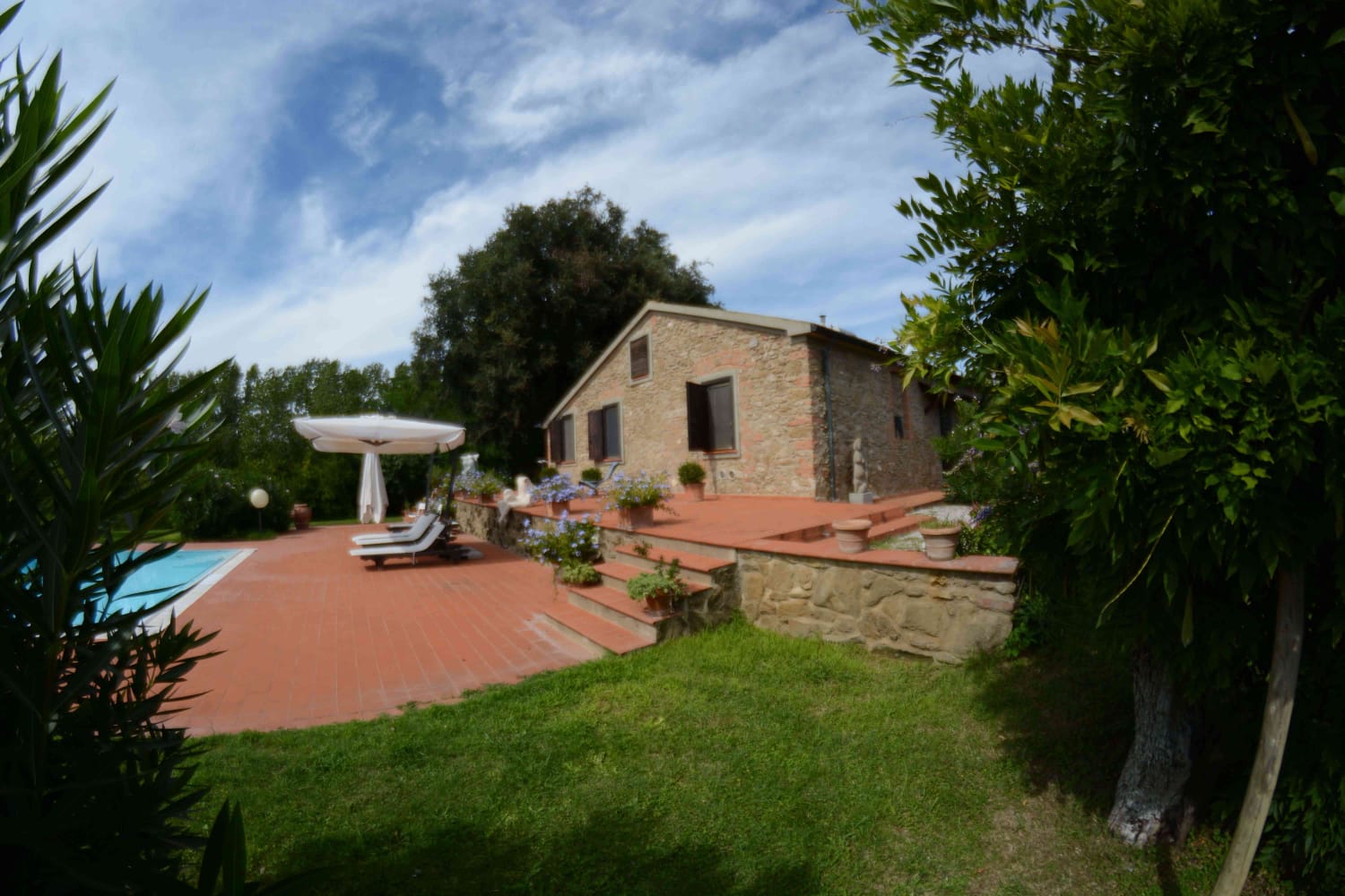 Façade de la maison en Toscane